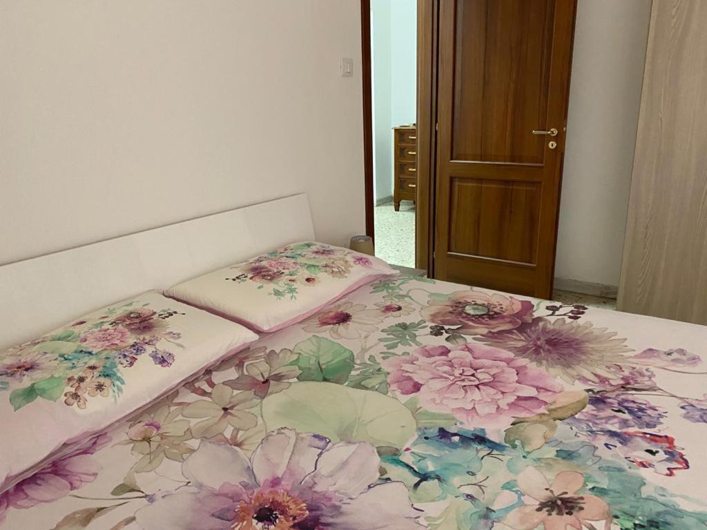 Golden House Apartment Palmi Luaran gambar